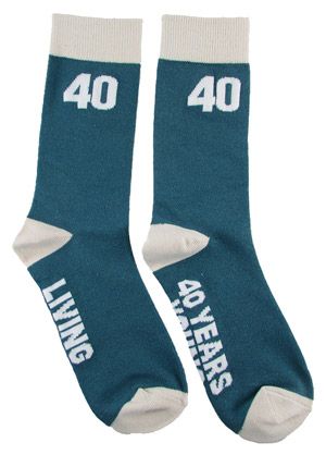 40 YEARS YOUNG MUG AND SOCK SET